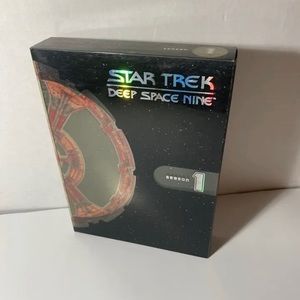 STAR TREK DEEP SPACE NINE - The Complete First 1 One Season W/ Slipcover DVD
